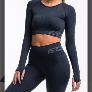 ARISE SCRUNCH CROP TOP